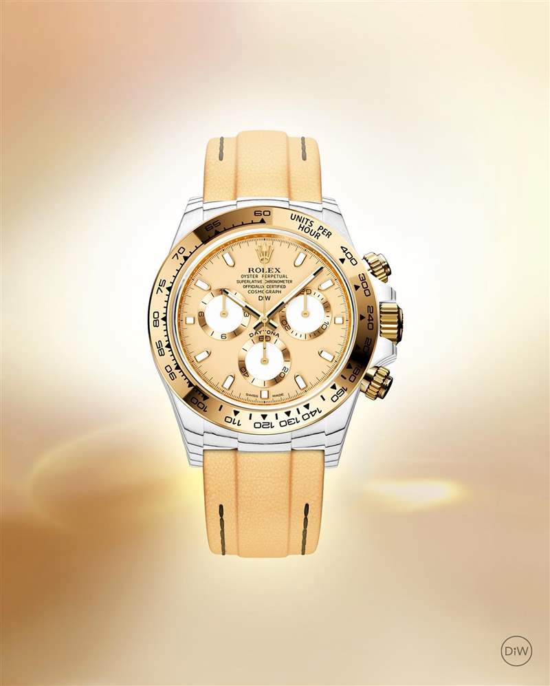 DiW又再改裝勞力士Daytona了，這次品牌使用另一種科技材質(zhì)，以有別于碳纖維黑色調(diào)的白色風(fēng)格搭配黃金零件，散發(fā)耀眼光芒。 （Source：Designa Individual）