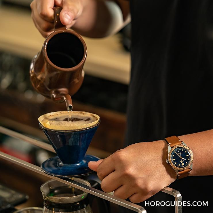 用時(shí)間換得醇厚滋味，ORIS x Congrats Cafe-復(fù)刻表