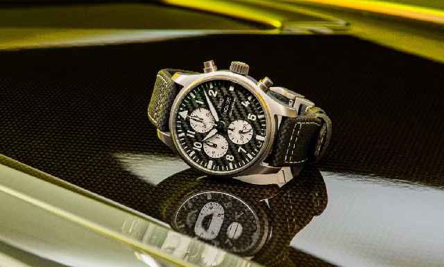 賽車同款材質！IWC飛行員計時腕表「AMG」特別版-復刻表