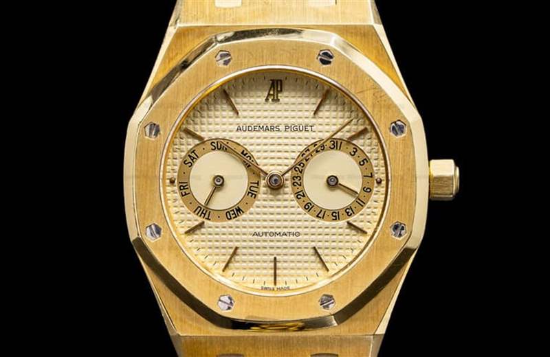 AP在1980年代推出的25572是一款具有日期星期顯示的皇家橡樹手錶，其中黃金款更被收藏家們暱稱為貓頭鷹。（Source：A Collected Man）