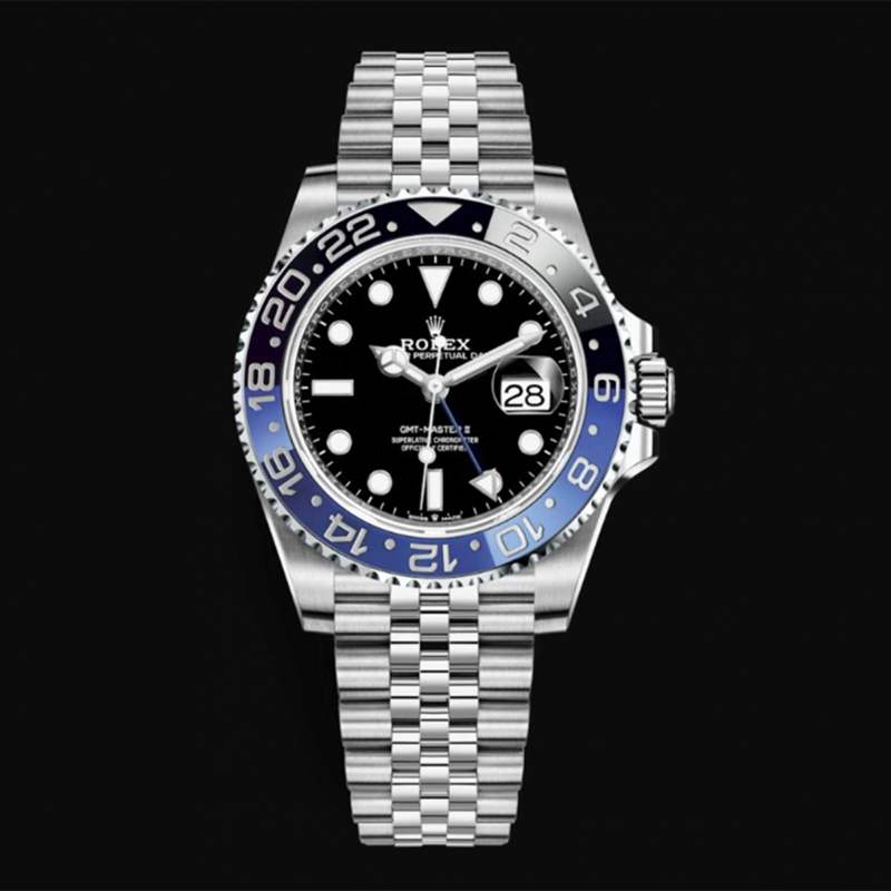 俗稱藍(lán)黑圈、BATMAN的Rolex GMT-Master II 116710BLNR是舊版本的款式，用的是三格表帶，早已經(jīng)