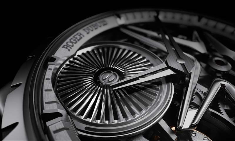 這款自動(dòng)盤(pán)轉(zhuǎn)起來(lái)很迷幻！ Roger Dubuis攜手空山基推出Excalibur Sorayama Monobalancier腕表
