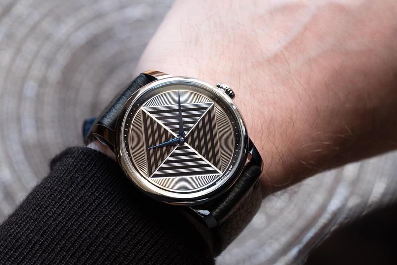 Louis Erard挑戰(zhàn)最親民的機(jī)刻雕花工藝？-復(fù)刻表