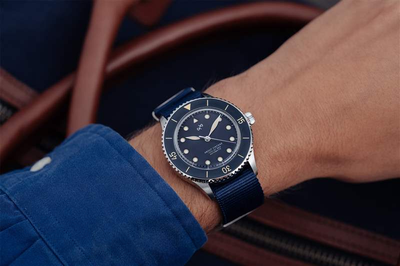 關(guān)于 Vintage 1926 At'SEA Automatic