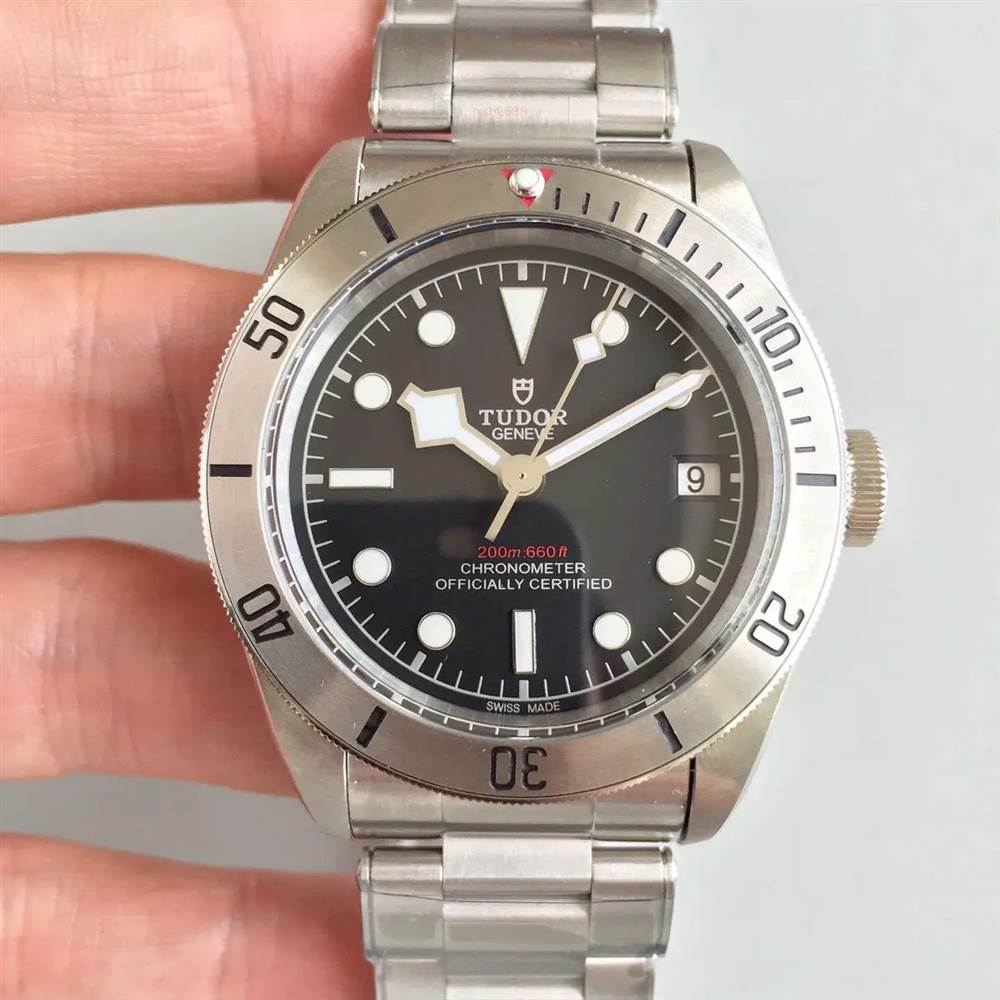 ZF廠帝舵碧灣系列M79730-0001小鋼盾復(fù)刻表做工怎么樣-復(fù)刻表