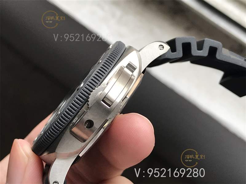 VS廠沛納海799-VS廠沛納海pam799復(fù)刻表做工怎么樣碳纖維和鈦金屬結(jié)合-復(fù)刻表