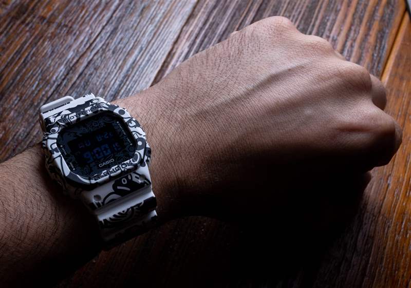 動(dòng)手操作:卡西歐 DW5600-GU-7 'G-Shock Universe' 手表-復(fù)刻表