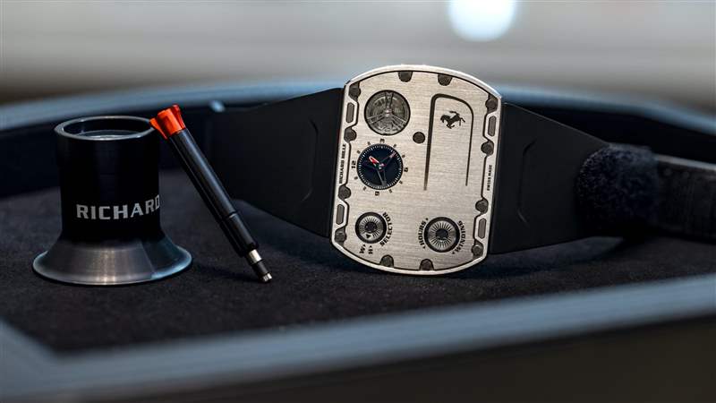親身體驗(yàn)佩戴世界上最薄的手表 Richard Mille RM UP-01 的感覺-復(fù)刻表