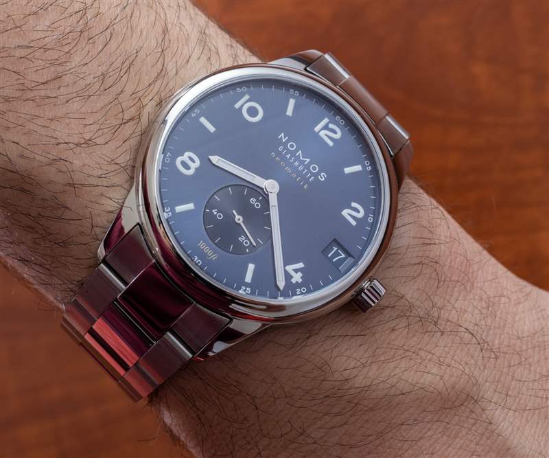 手表評論:Nomos Club Sport Neomatik 42 Date Blue 手表評論:Nomos Club Sport Neomatik 42 Date Blue-復(fù)刻表