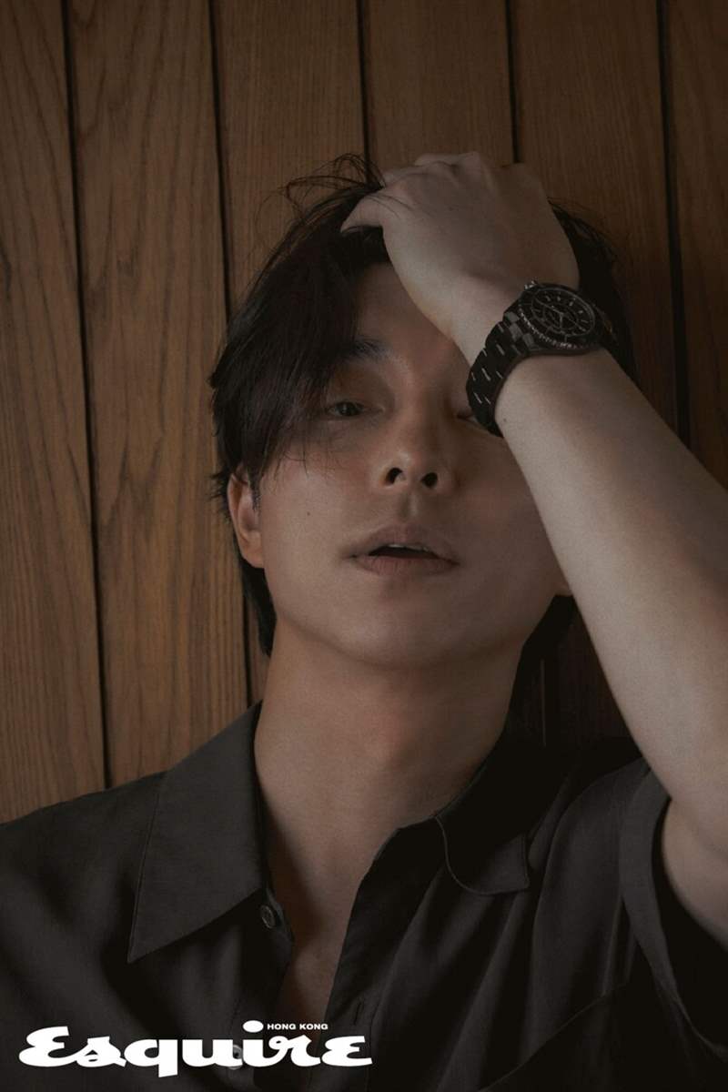 孔劉演繹CHANEL J12腕表｜以不變?nèi)デ笞?復(fù)刻表