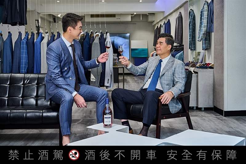 跨越經(jīng)典，以質(zhì)感開創(chuàng)迎風(fēng)飛翔新局！ 新式訂制西服STYDER創(chuàng)辦人黃淯晨與父親的跨世代對談