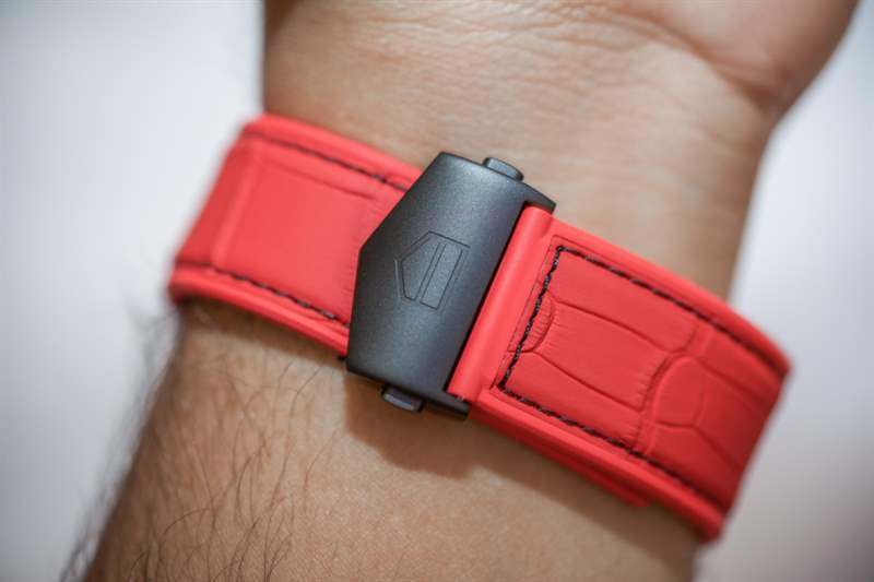 泰格豪雅 Carrera Heuer 01 Manchester United Red Devil 手表上手-復(fù)刻表