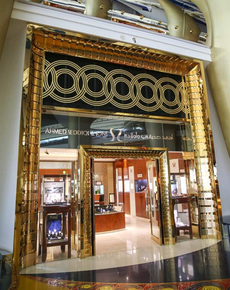 迪拜鐘表周:中東的參考-復(fù)刻表