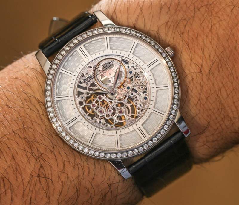 佩戴全球最薄機(jī)械表:積家Master Ultra Thin Squelette-復(fù)刻表