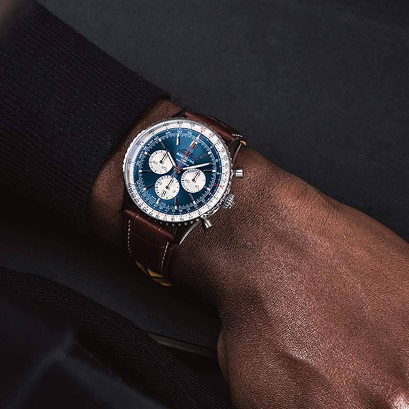 Breitling航空經(jīng)典Navitimer70周年聯(lián)乘國泰GMT腕表限量200枚-復(fù)刻表