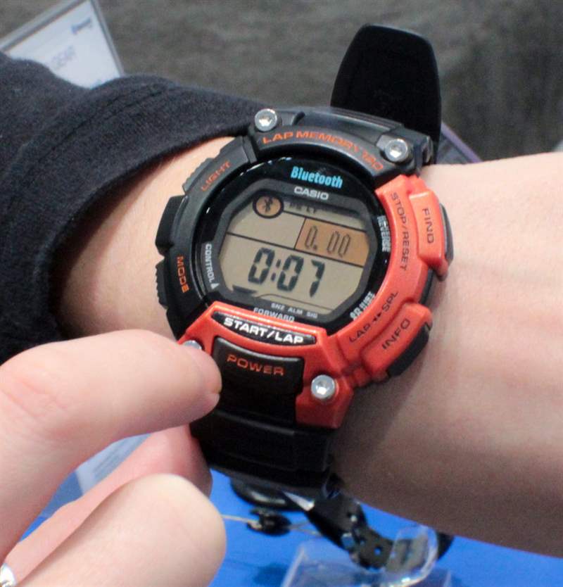 卡西歐Sports Gear STB-1000藍(lán)牙手表提供健身信息和電話提醒-復(fù)刻表