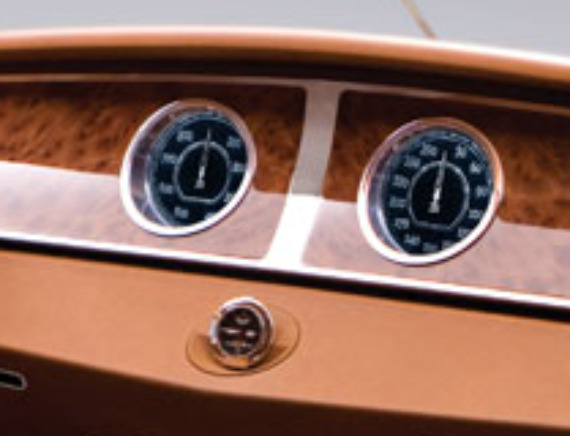 bugatti_16c_galibier dash closeup 帕瑪強(qiáng)尼布加迪陀飛輪腕表+布加迪Galibier 16C汽車-復(fù)刻表