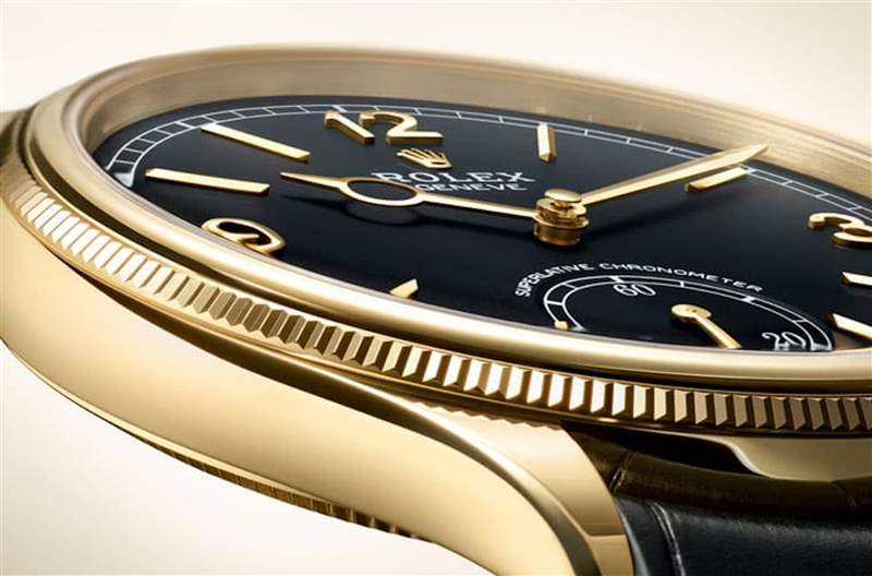 1908系列一律採用貴金屬錶殼，錶圈部分則以坑紋與圓拱型組成。（Rolex官網(wǎng)）