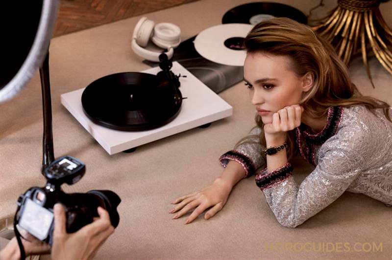 CHANEL - CHANEL Première腕表－原創(chuàng)款形象大使，為什么是Lily-Rose Depp？