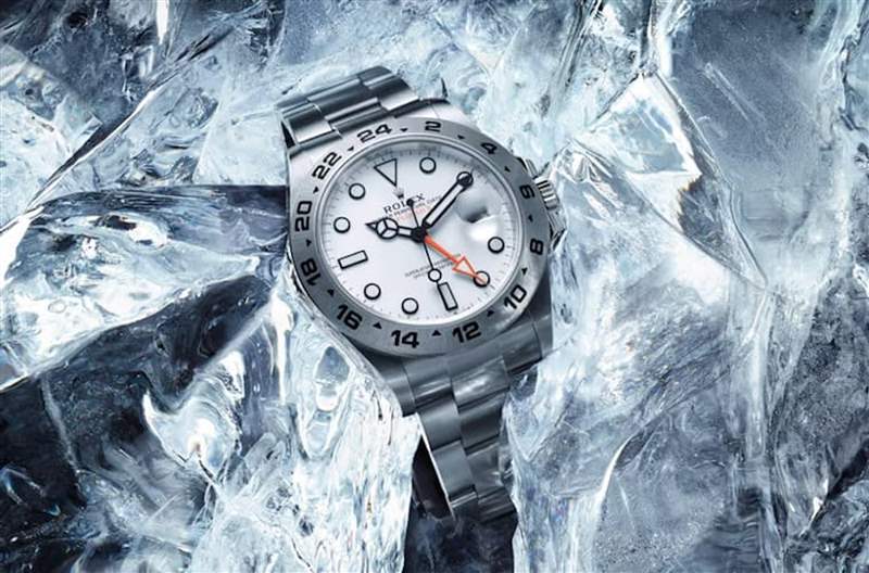 Explorer II 226570-0001定價是HK$ 75,400，目前的二級市場價格平均約落在HK$ 89,600左右。 （Rolex官網(wǎng)）