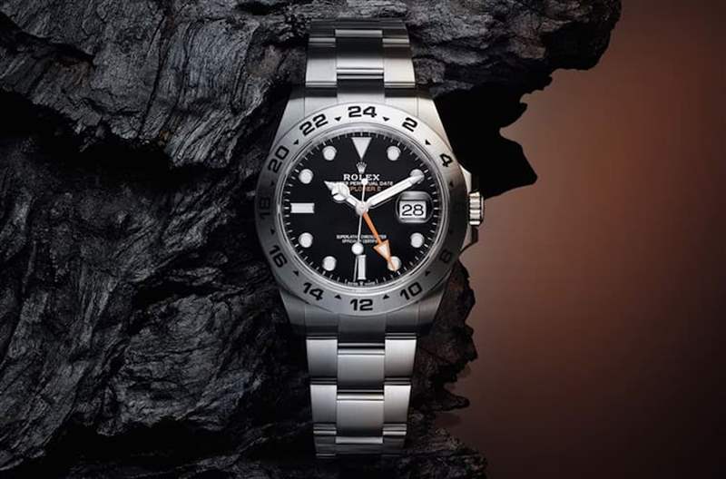 Explorer II 226570-0002定價是HK$ 75,400，目前的二級市場價格平均約落在HK$ 86,200左右。 （Rolex官網(wǎng)）