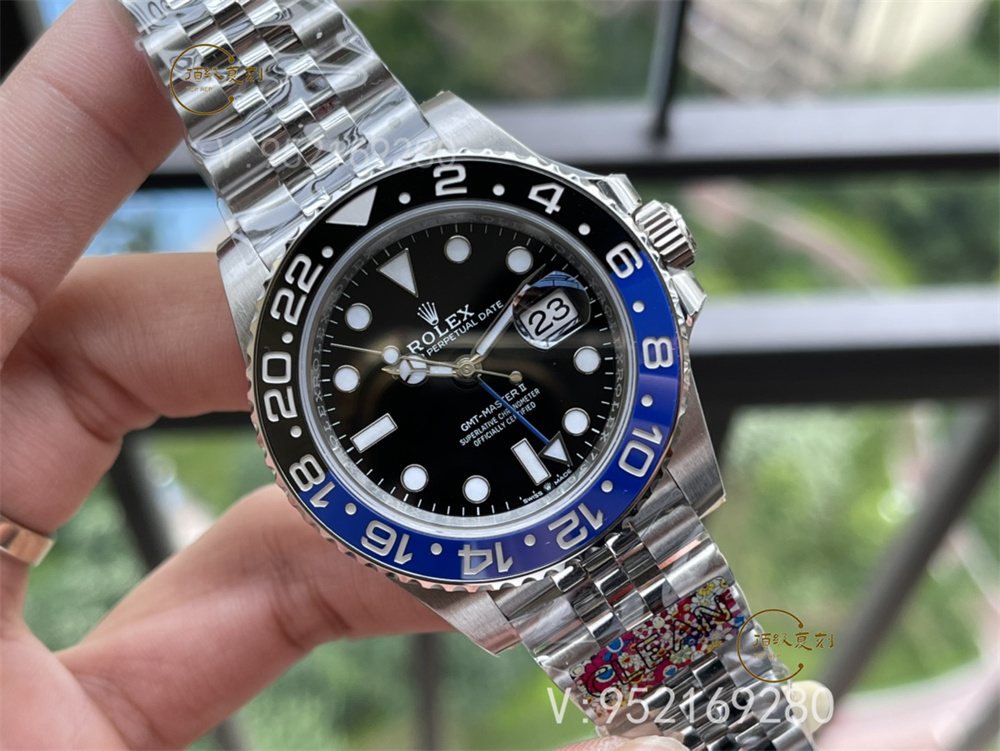 費(fèi)德勒佩戴勞力士Le Mans Daytona黃金版亮相美網(wǎng):特別版腕表的獨(dú)特魅力-復(fù)刻表